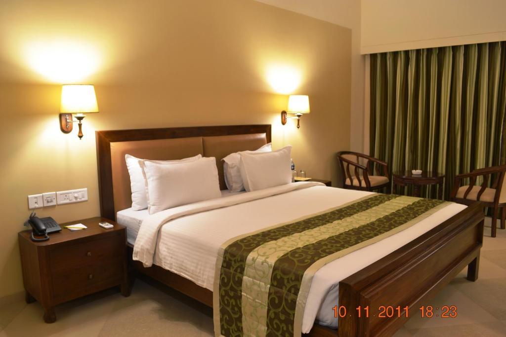 Uday Suites - The Airport Hotel Thiruvananthapuram Habitación foto